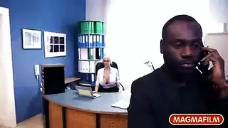 السكرتير ا غصبن علموظف سكس