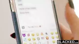ومثير جدا امرأة سمراء عاهرة دفعت من قبل زوجة الرجل لتخفيف لها الانحراف