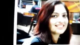 أساتذة يضاجعون تلميذة خجولة من الخلف وهي تلعب بفرجها