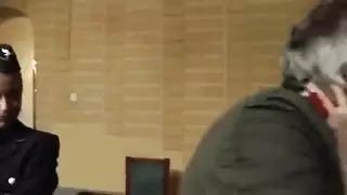 شهوة الجد: المراهق الصغير يخدم قضيبه الكبير