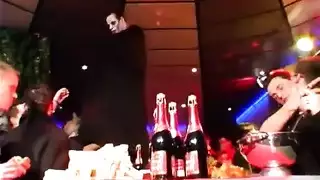 الشاب الأسود يتحمل الجنس الشرجي الخشن ويتعلم حبه