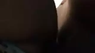 أنبوب إباحي مجاني: فضيحة جنسية صريحة تنتشر بقوة