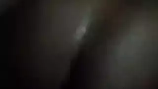 مراهقة حلوة تأخذ قضيبًا ضخمًا في كلا الثقبين