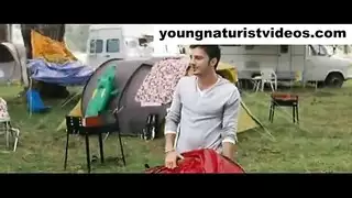 فرج كارينا الضيق يُدك في فيلم إباحي