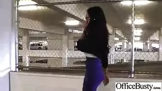 صنع تجميع لمص القضيب والفرك بين الثديين