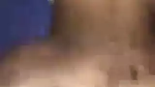 نجمه إباحية تخلع ملابسها لتباهي بمؤخرتها المستديرة المثالية