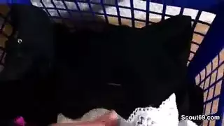 أسر وضرب بدون رحمة في جنس صريح