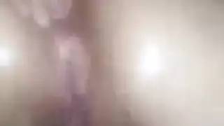 فعل شرجي قاسي: مسك مقبضها وتمزيق ملابسها