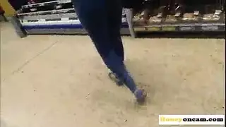 تمثيلية تجسس مع عاهرة شقراء تتناك في وجهها