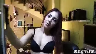  العاهرة المدمنة على القضيب لا تستطيع التوقف عن أخذ العضو