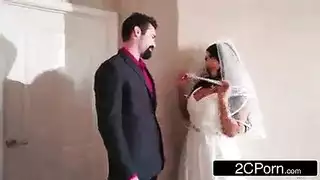 عاهرة كاميرا الويب الشهوانية تستمني حتى النشوة المكثفة