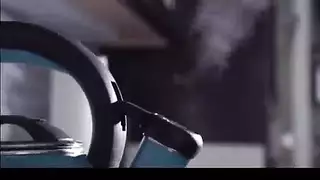 رغبات محرمة: شقيق وزوجة في علاقة جنس جماعي صريح