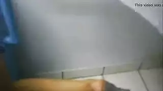 دكتور الأسنان ينيك المريضة ويصورها في السر