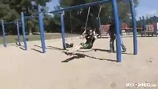 أكل مهبل شغوف قبل نيك قوي وقذف في الحلق