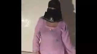 ركوب عميق حتى يئن من المتعة مشهد صريح