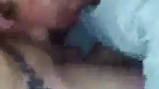 العاهرة الشقراء إيفلين ستون في فيلم بورنو جماعي بين الأعراق