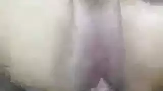عاهرات ناضجات تستسلمن لتحول قاسي من شاب