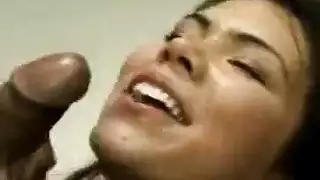فتاة الأبنوس مثل كيف يستخدمها عشيقها السابق بيد ثانية للتدليك شفهيًا
