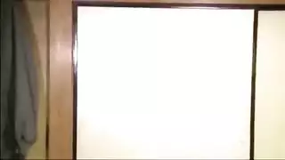 الشرطي يفشخ البنطلون وينكها بعنف