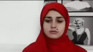 كشف المحظور: عرض جسد محجبة عاري