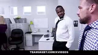 تحقيق خيال النيك المزدوج في العمل