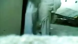جنس شرجي هندي في العلن: صديق يحصل على طيزه ممتلئة