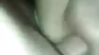 شاب يبنيط