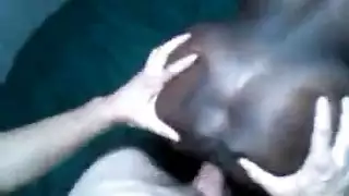 ابن ينيك طيز أمه