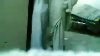 عامل باكستاني يأخذ قضيب مديره السعودي عميقاً في مؤخرته