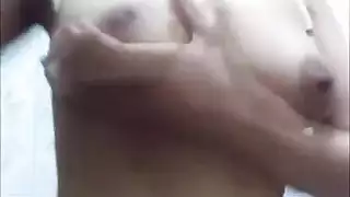 إصبع مزدوج الفتحات: استمناء مثار في الحمام