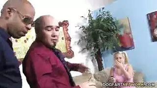 مراهقة تتدمر بقضيب أسود ضخم