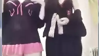بنات عربيات بمؤخرات كبيرة في سحاق صريح و إباحي