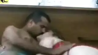 شقراء تنتشر على نطاق واسع من أجل ضربات قاسية