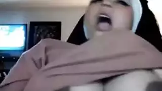 عاهرة مصرية متشوقة لممارسة جنس قوي
