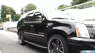 ممرضة يابانية ذات أثداء طبيعية ضخمة في مشهد إباحي بوضعية كلابية مكثف