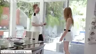 الأخ يمارس الجنس مع أخته بوضعية الكلب في الحمام
