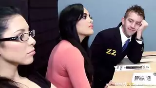 سكس تلميذة والاستاذ