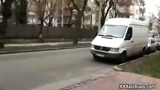 مص قضيب مجهول للحصول على دفعة فورية