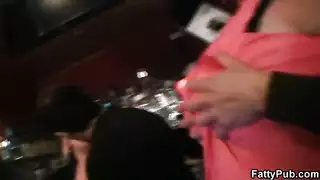سخيف هذه الكلبة التقطتها في حانة