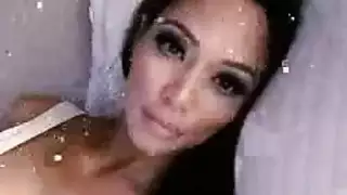 في هذه المزرعة، كل عاهرة تأخذ جنس جماعي خشن