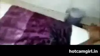 مقاطع إباحية في المقهى: رئيس يملأ فرج موظفته الضيق