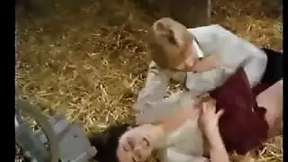 فتاة متعرجة تأخذ قضيب أسود سميك بعمق في مهبلها