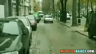 الحلق مارس الجنس فتاة العضلات دش