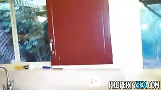 ثنائي القضيب الأسود الكبير يمارس الجنس مع زوجة هاوية في خيال ديوث صريح