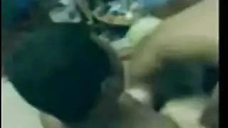 سنو وايت تمارس الجنس الشرجي مع الأقزام في مشهد إباحي صريح