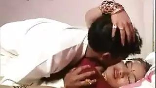 بداية راقصة المجموعة الموسيقية في أفلام الإباحية بتدخل مزدوج