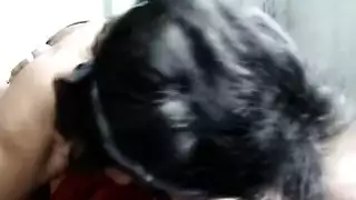 زوجة أب تجد سجل متصفحه مليئًا بالإكس إكس إكس فتعطيه عرضًا حيًا