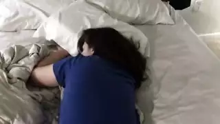 شاب يلعق كس اخته وحبيبته