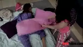 اخ يعلم اخته النيك الخلف وينيك اخته من طيزها مترجم كامل