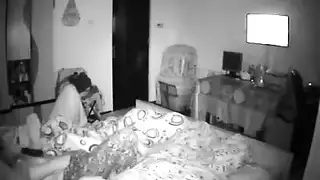 ينيك بنتو و امها تصحي تشوفو